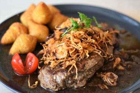 ガッツリお肉料理はいかがですか？